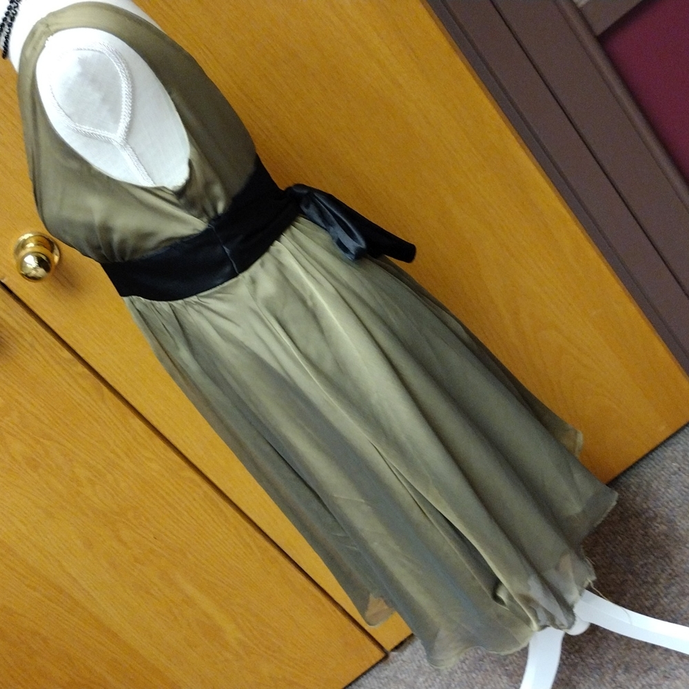 Olive 🫒 Chiffon Dress w/Black Sash SZ M Ladies - Picture 6 of 13